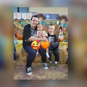 Meet your Posher, Courtney